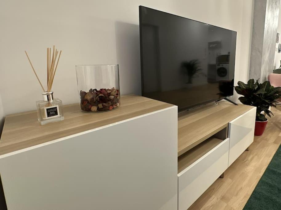 Art Apartment Bucarest Esterno foto
