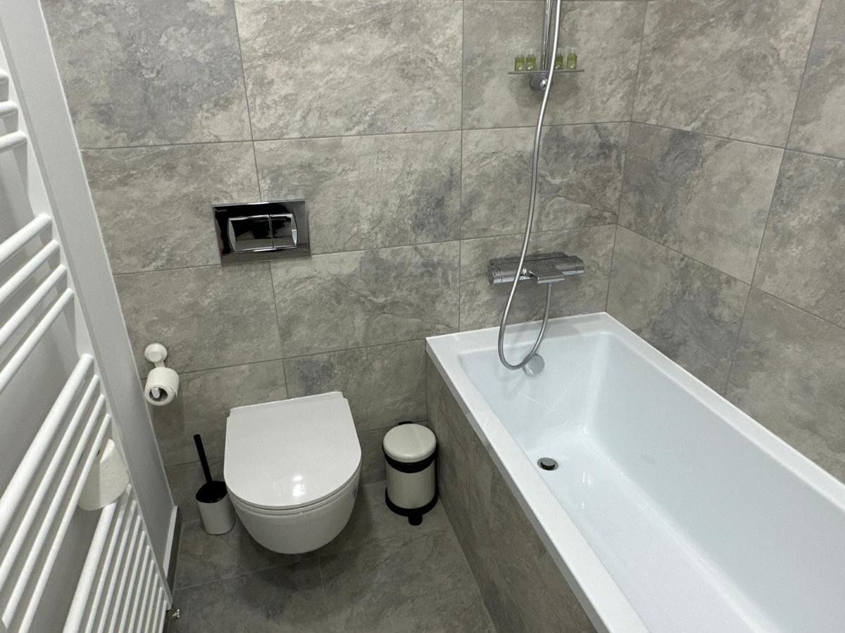 Art Apartment Bucarest Esterno foto