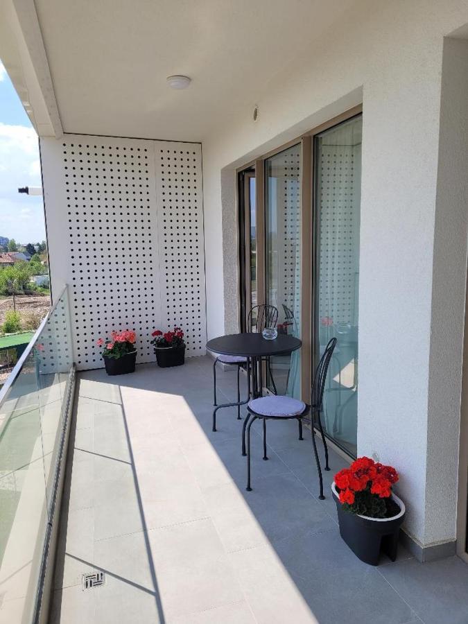 Art Apartment Bucarest Esterno foto